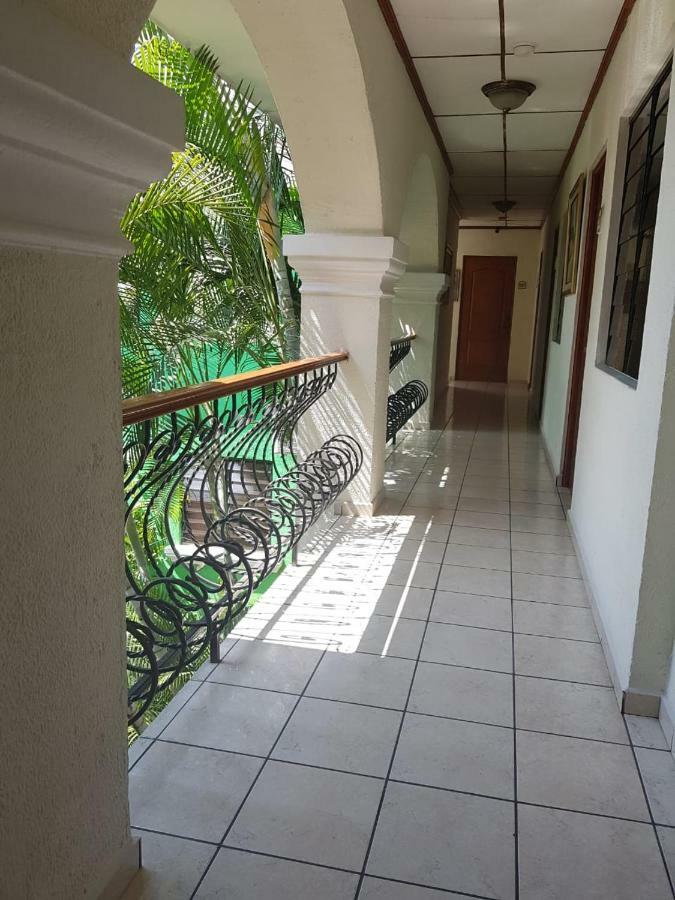 Hotel Villa Serena Escalon San Salvador Exterior foto